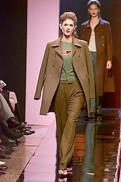 Look 16